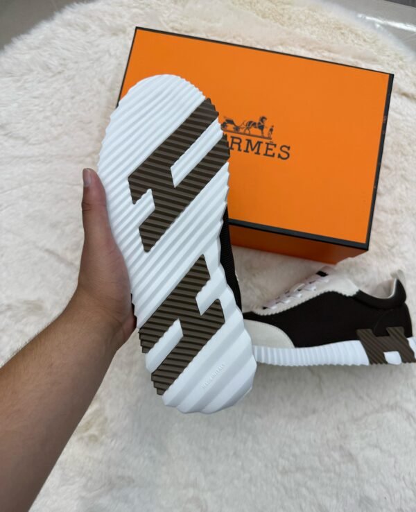 Hermes Bouncing White Brown Logo - Image 4