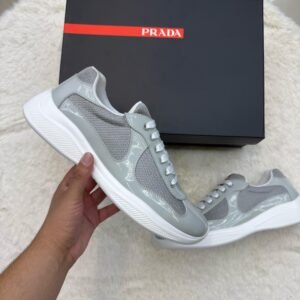 Prada Cups Glimmend Licht Grijs