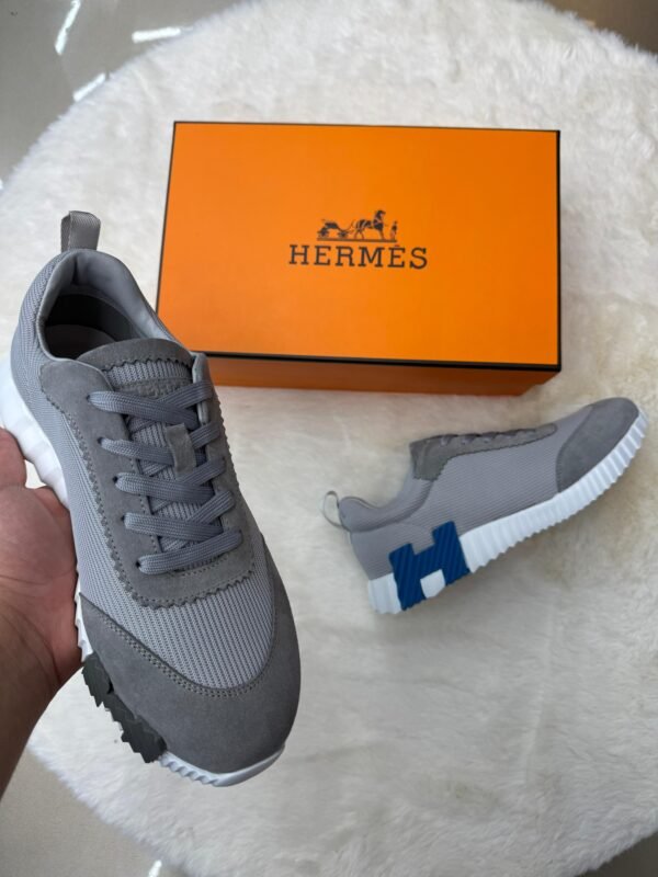Hermes Bouncing Grey Blue Logo - Image 2