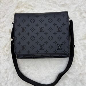Louis Vuitton Messenger Bag Monogram Black LV Logo