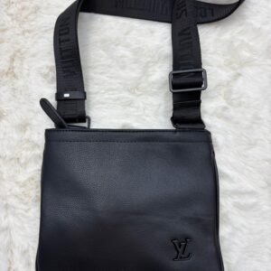 Louis Vuitton Messenger Bag Plat Black Leather