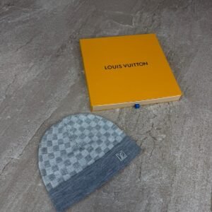 Louis Vuitton Damier Monogram Grey Muts