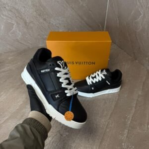 Louis Vuitton Trainer Black White