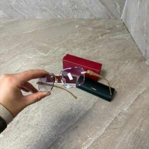 Cartier Purple Diamond Cut, Goude Montuur