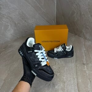 Louis Vuitton Black, Monogram Runners