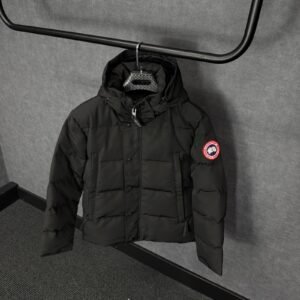 Canada Goose Wyndham Black, Rode Logo High Quality