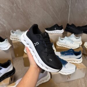 On Cloudtilt Sneaker Black - White