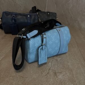Louis Vuitton Keepall Bandoulière 25 Sky Blue