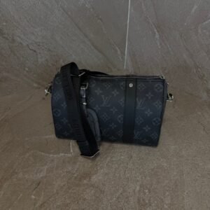 Louis Vuitton Keepall Bandoulière 25 Black Monogram