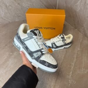 Louis Vuitton Trainers Grey White